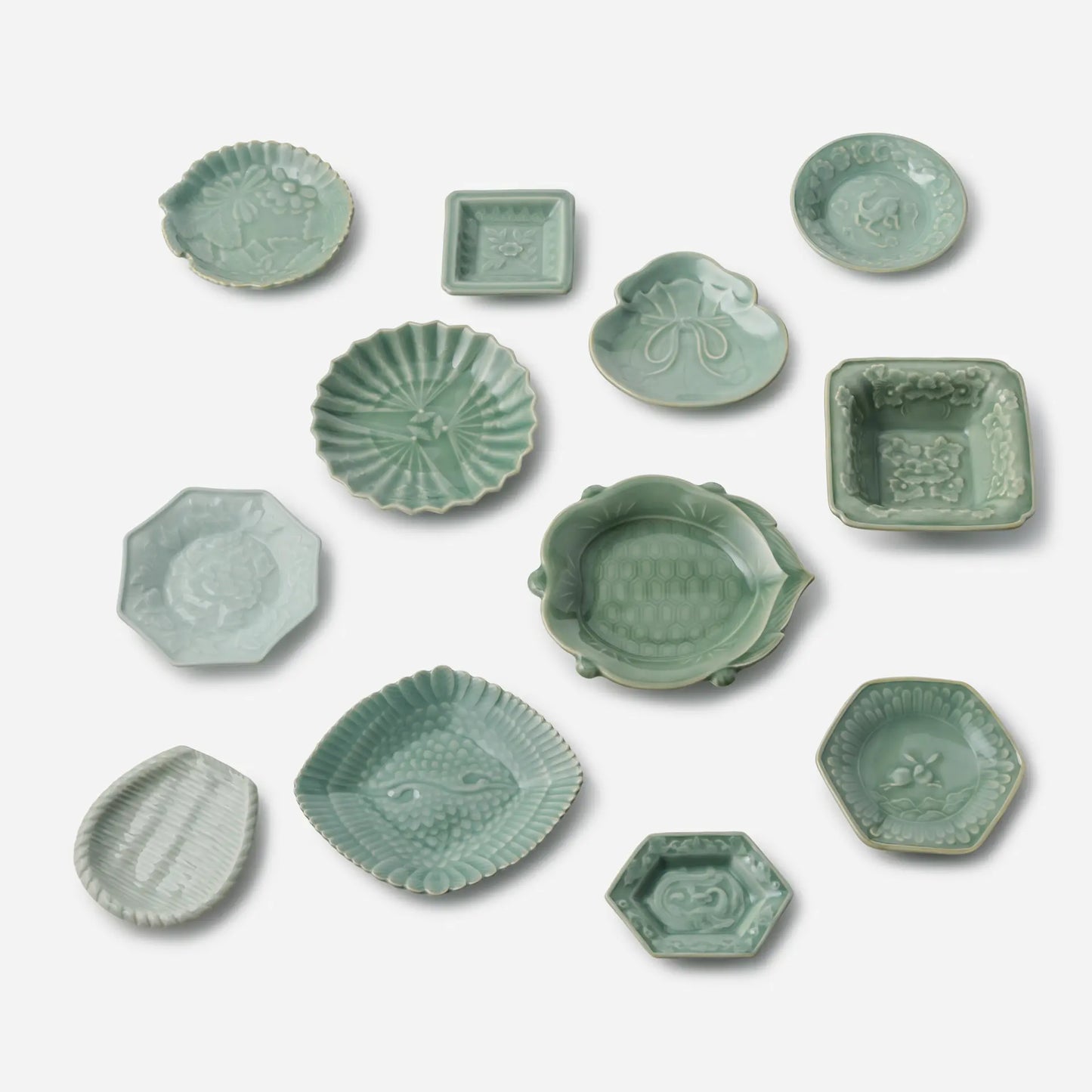【王地山陶器所】青磁 花紋小皿