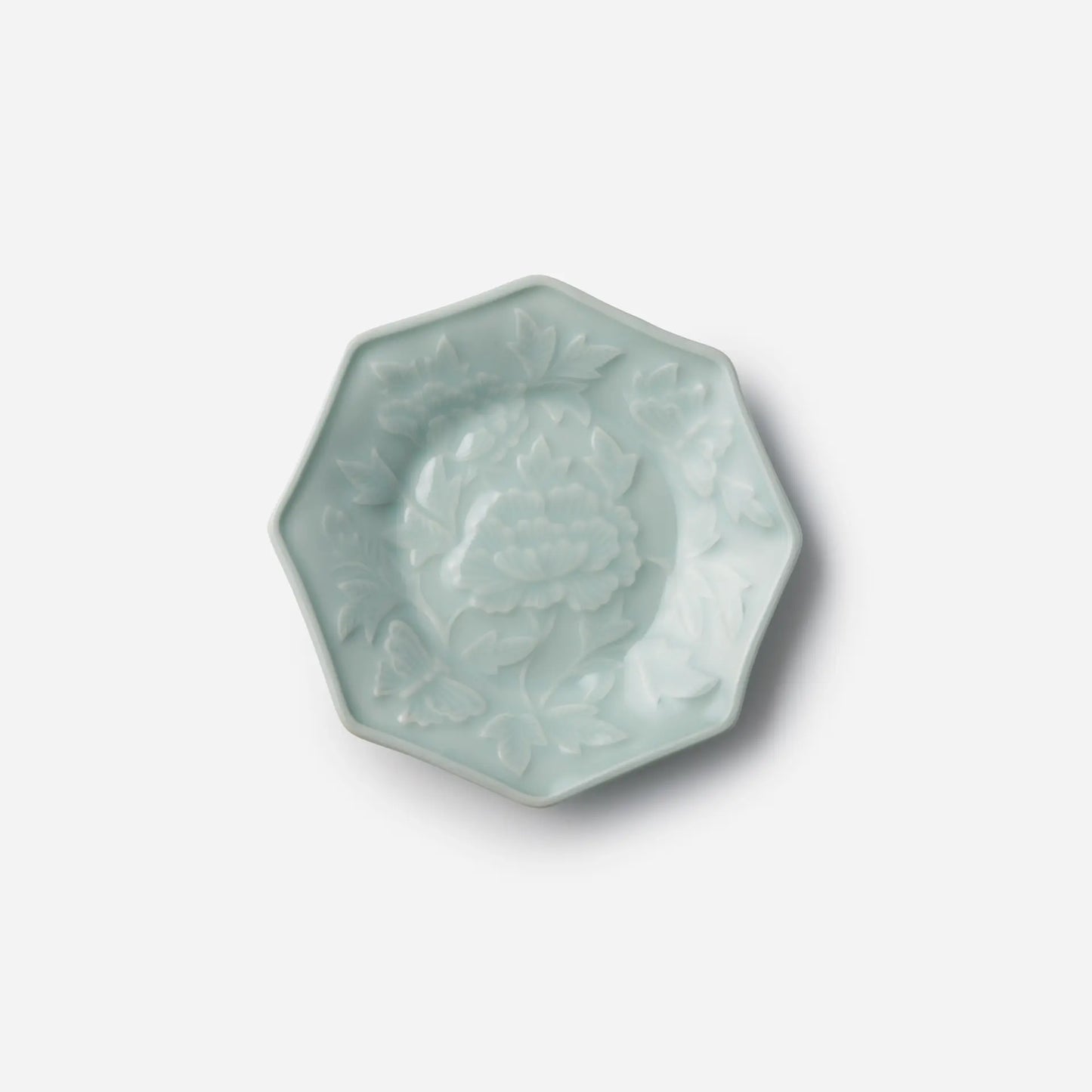 【王地山陶器所】青白磁 牡丹文小皿