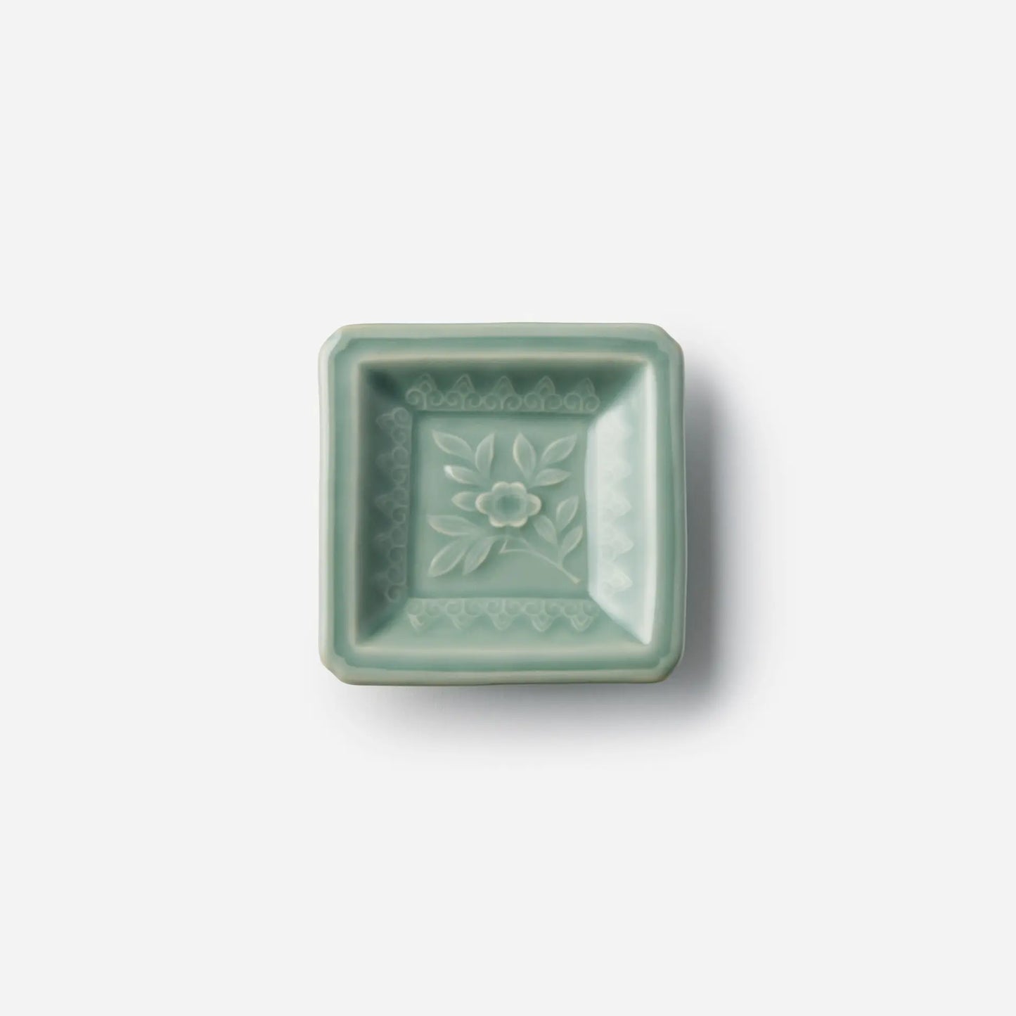 【王地山陶器所】青磁 花紋小皿
