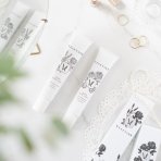 【VEGETARE】セラムハンドクリーム イヴ・ピアッツェローズ