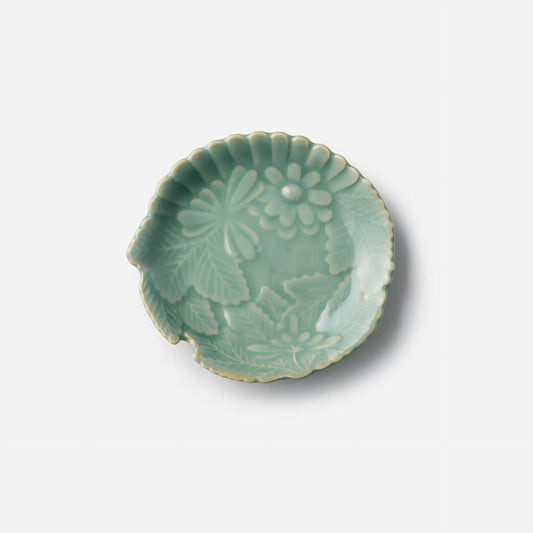【王地山陶器所】青磁　菊文　変形小皿